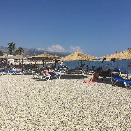 Viking Sweet Apartment Split